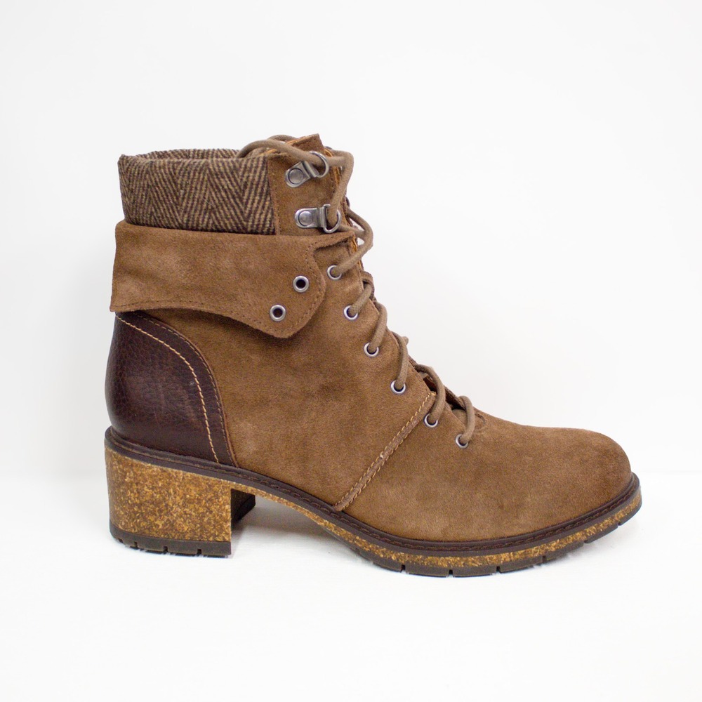 AETREX Aubry Boots Suede Leather Lace Up Weatherproof Brown—Great Shape